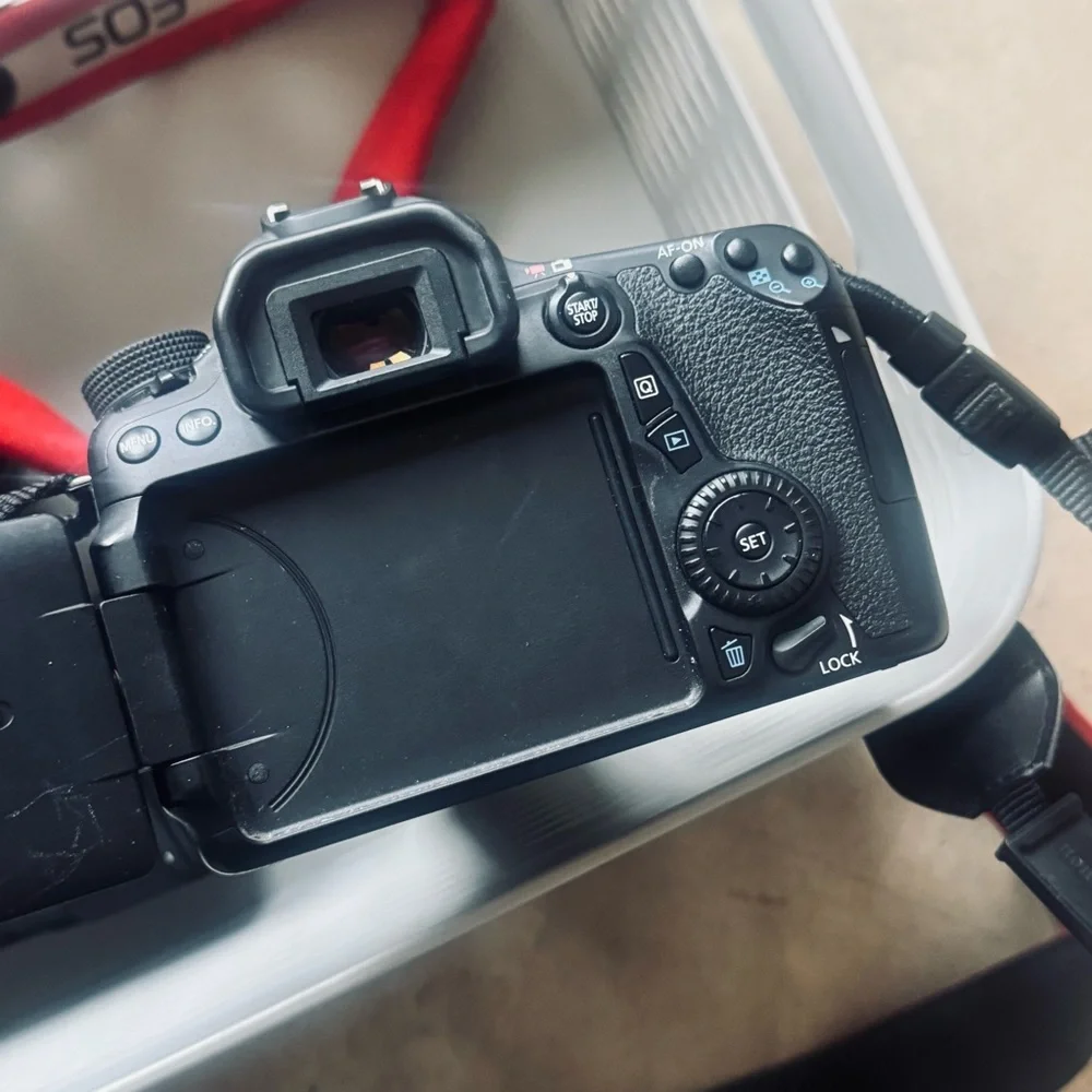 Canon EOS 70D DSLR Camera Body and 75-300 mm lens